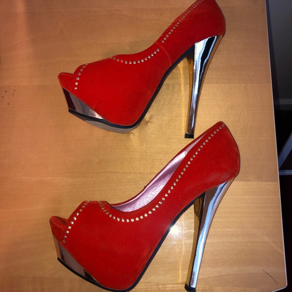 Heels - Picture 5 of 6